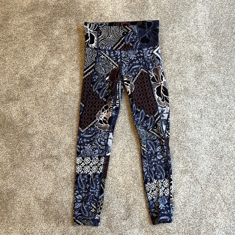 patterned athleta leggings